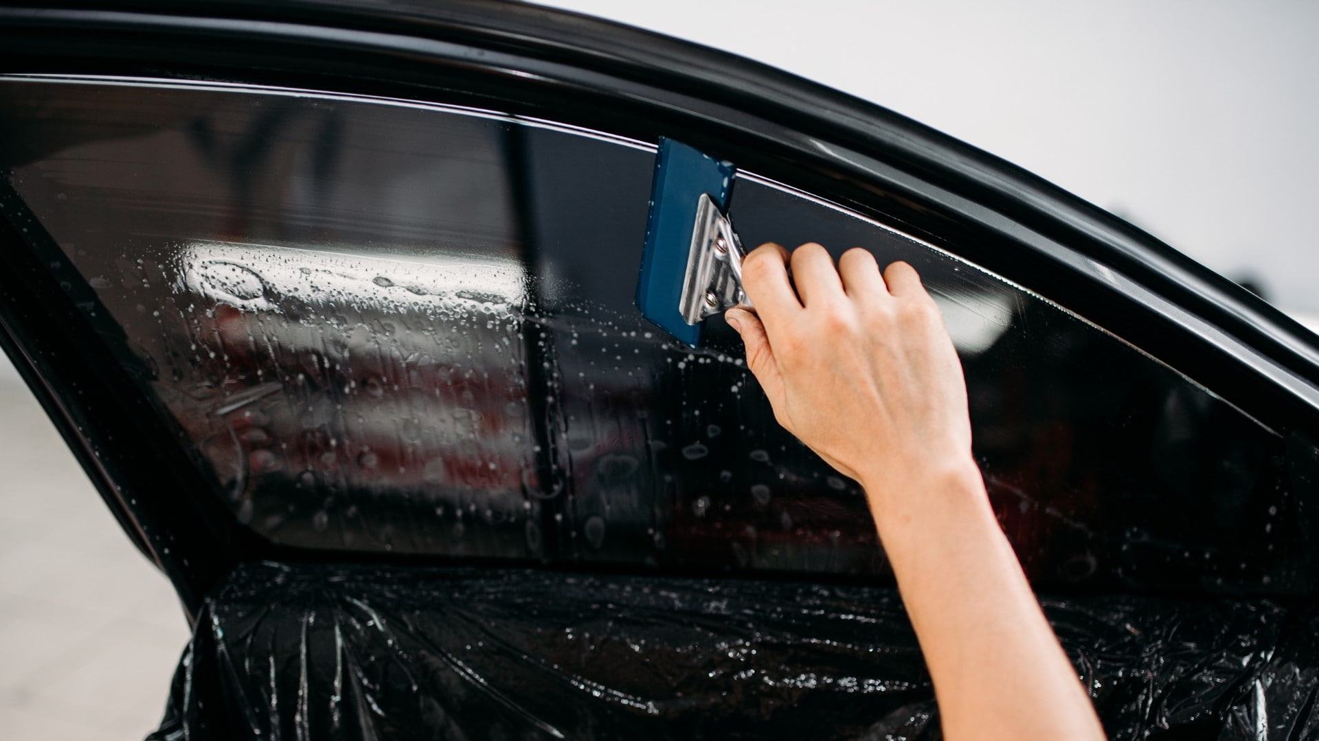 applying car window tint shelbyville mobile detailing shelbyville ky